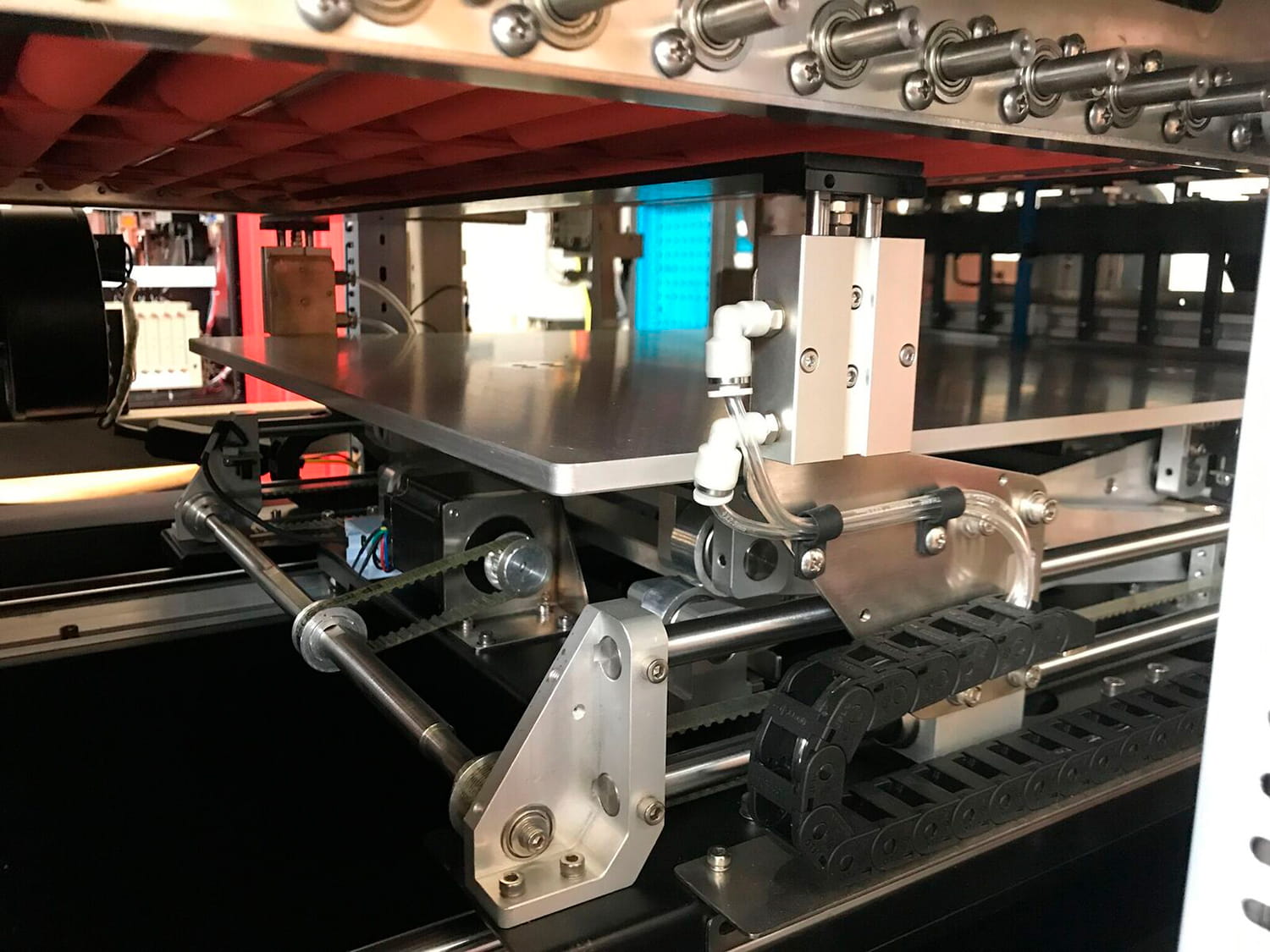 Internal transport and guide mechanisms of the mitablock 450